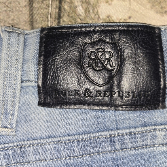 Moved To Booth - Picture 6 of 6